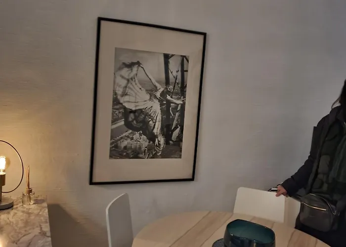 1 Minute Gare Montparnasse , Center , Front Metro,close To Eiffel Tour And Louvre Meusm * باريس